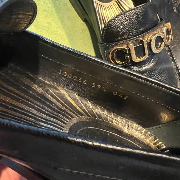 Authentic Gucci Cara Logo Moccasin Loafer - Picture 10 of 10